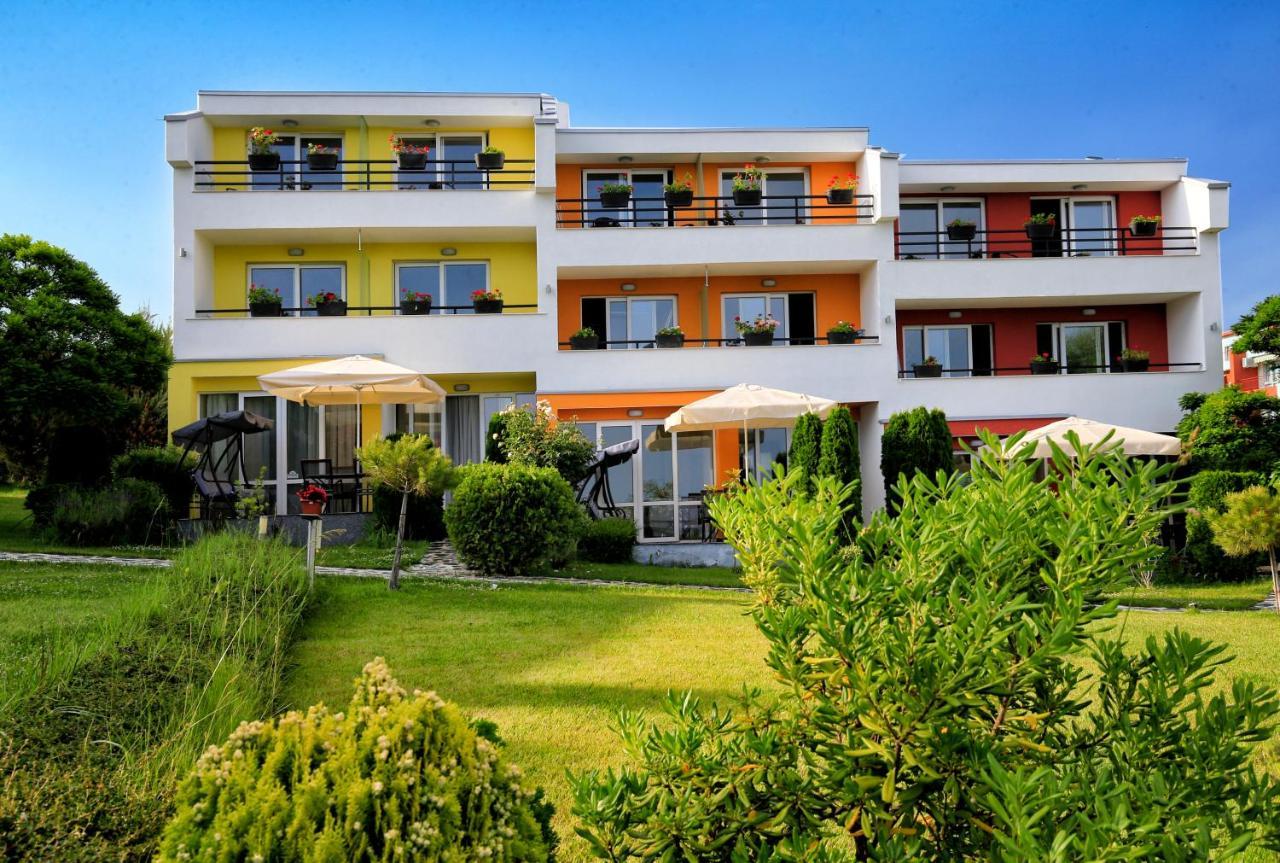 Stayinn Rainbow Houses Beachfront By Asteri Hotels Słoneczny Brzeg Zewnętrze zdjęcie